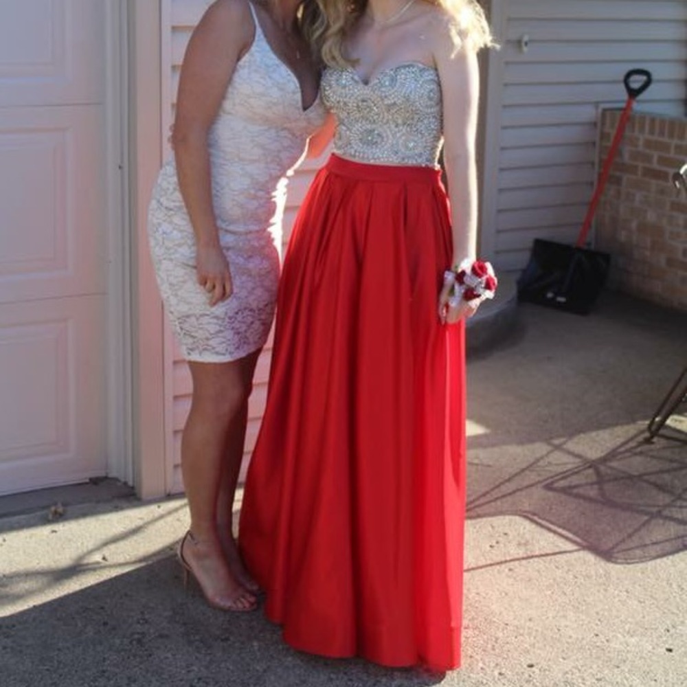 Red / Sequined 2 piece prom dress with pockets!!